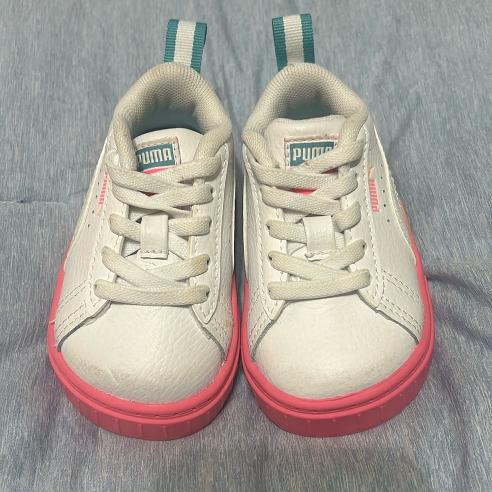 Baby Girls Puma Sneakers - size 4